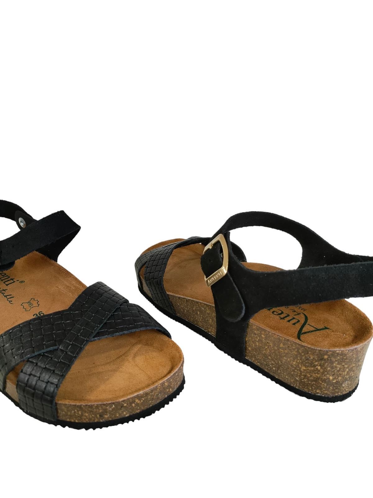 Autenti_ Sandalia bio con cuña en negro - Imagen 4