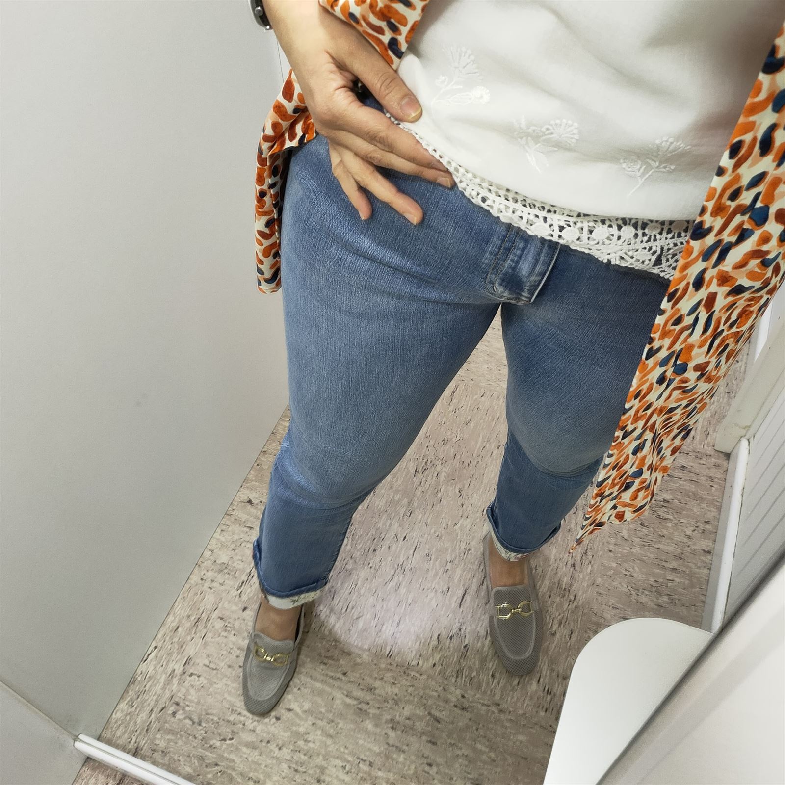 Look básico con denim pero especiales  - Imagen 4