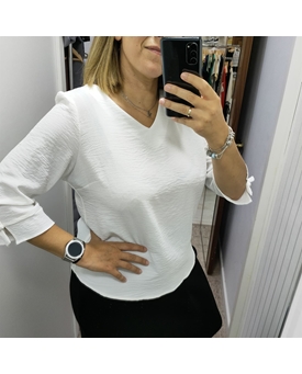 Buddyblue_ Blusa cuello pico lazada mangas blanca - Imagen 2