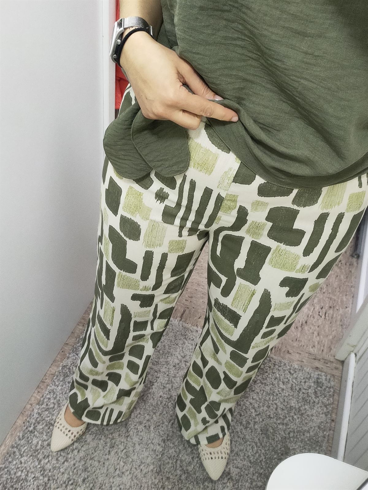 Buddyblue_ Pantalón estampado manchas - Imagen 2