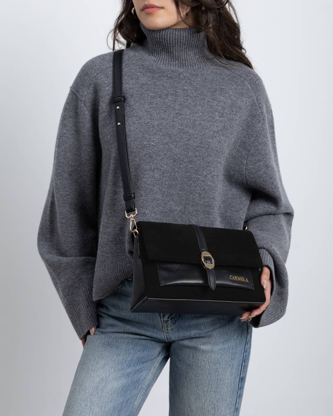 Carmela_ Bolso piel bandolera serraje negro - Imagen 4