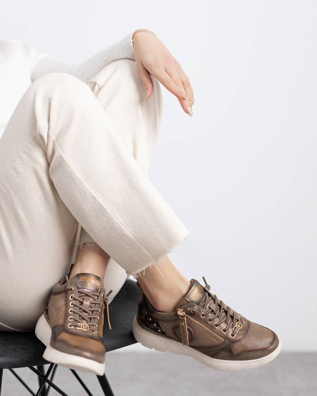 Carmela_ Deportivo piel en color taupe - Imagen 5