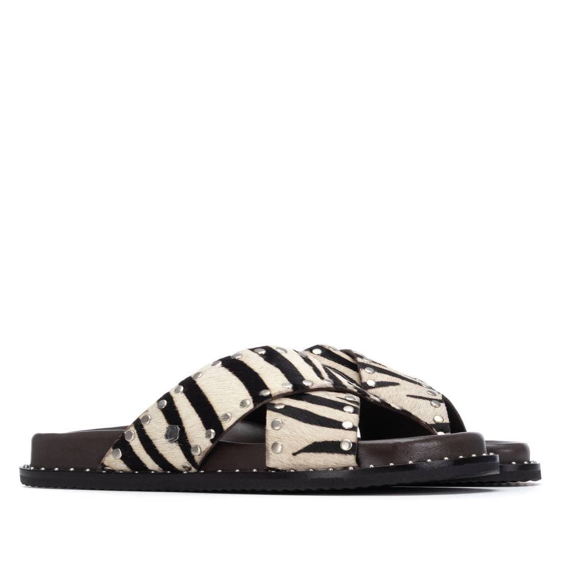 CARMELA _ Sandalia cruzada animal print - Imagen 5