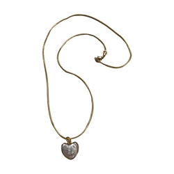 Colgante dorado corazón perla - Imagen 1