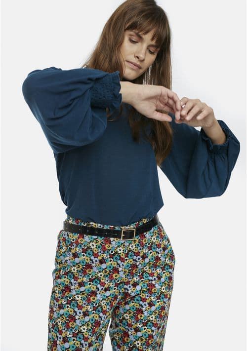 Compañía Fantástica_ Top cuello subido azul - Imagen 1