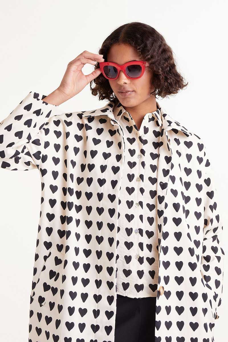 Compañía Fantástica_ Camisa estampado corazones negro - Imagen 4