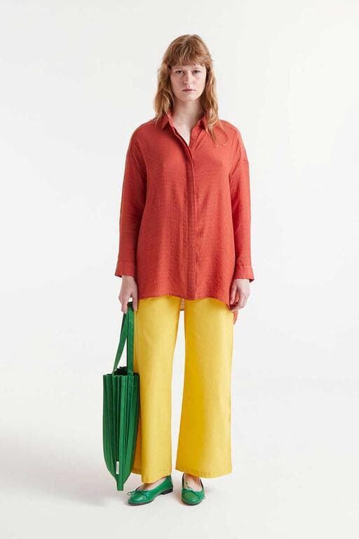 Compañía Fantástica_ Camisa oversize fluida naranja - Imagen 4