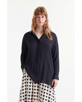 Compañía Fantástica_ Camisa oversize fluida negra - Imagen 1