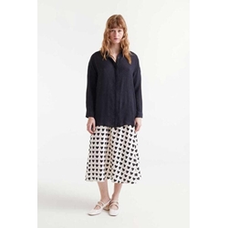 Compañía Fantástica_ Camisa oversize fluida negra - Imagen 2