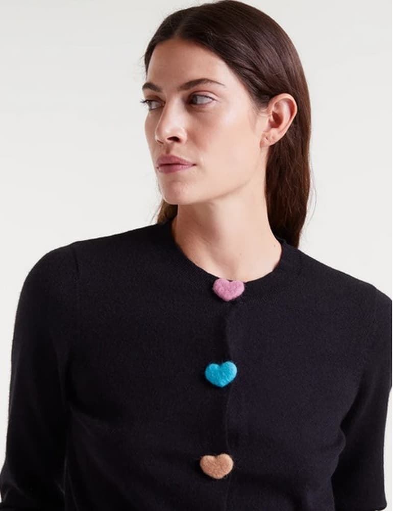 Compañía Fantástica_ Cardigan punto con detalles corazones colores - Imagen 3