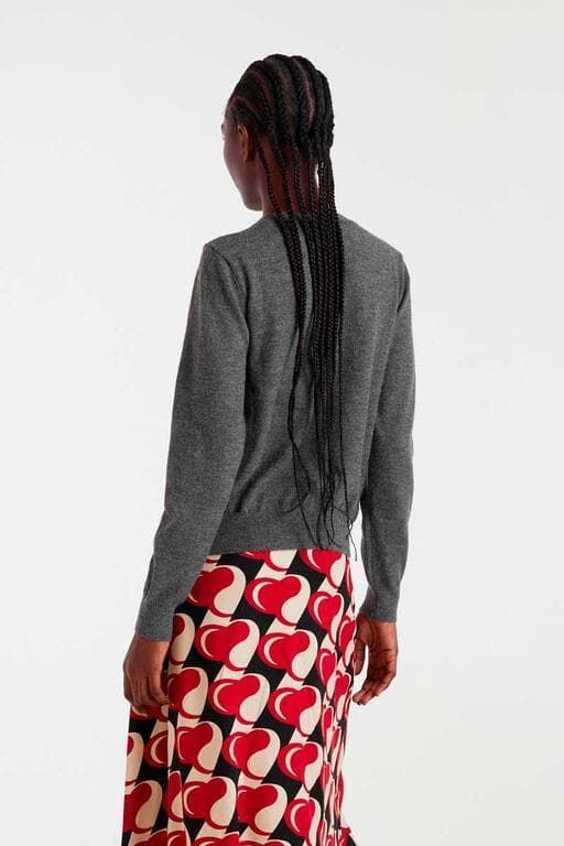 Compañía Fantástica_ Cárdigan punto fino con detalle floral gris - Imagen 2
