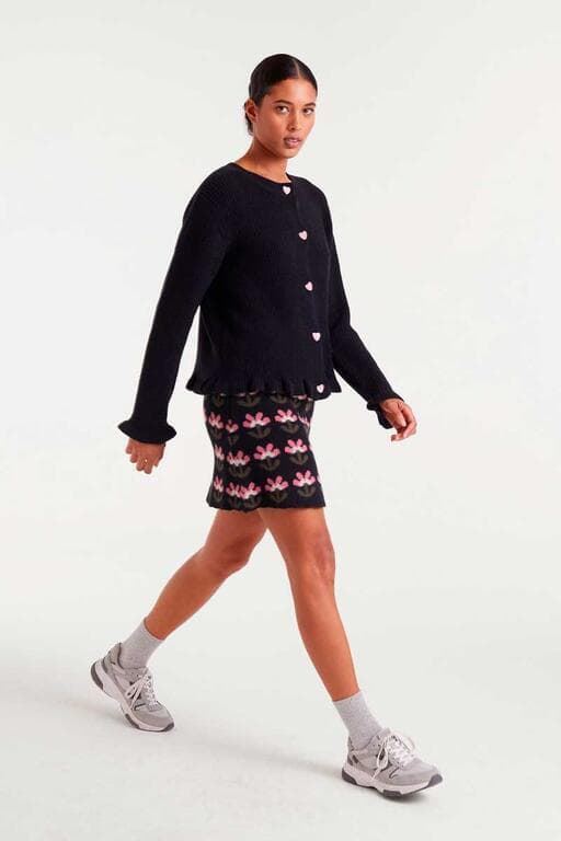 Compañía Fantástica_ Cardigan punto negro botones corazones rosas - Imagen 5
