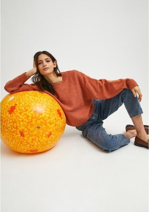 Compañía Fantástica_ Jersey de punto corte asimétrico naranja - Imagen 5