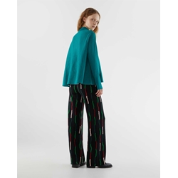 Compañía Fantástica_ Jersey evasé cuello alto verde - Imagen 2