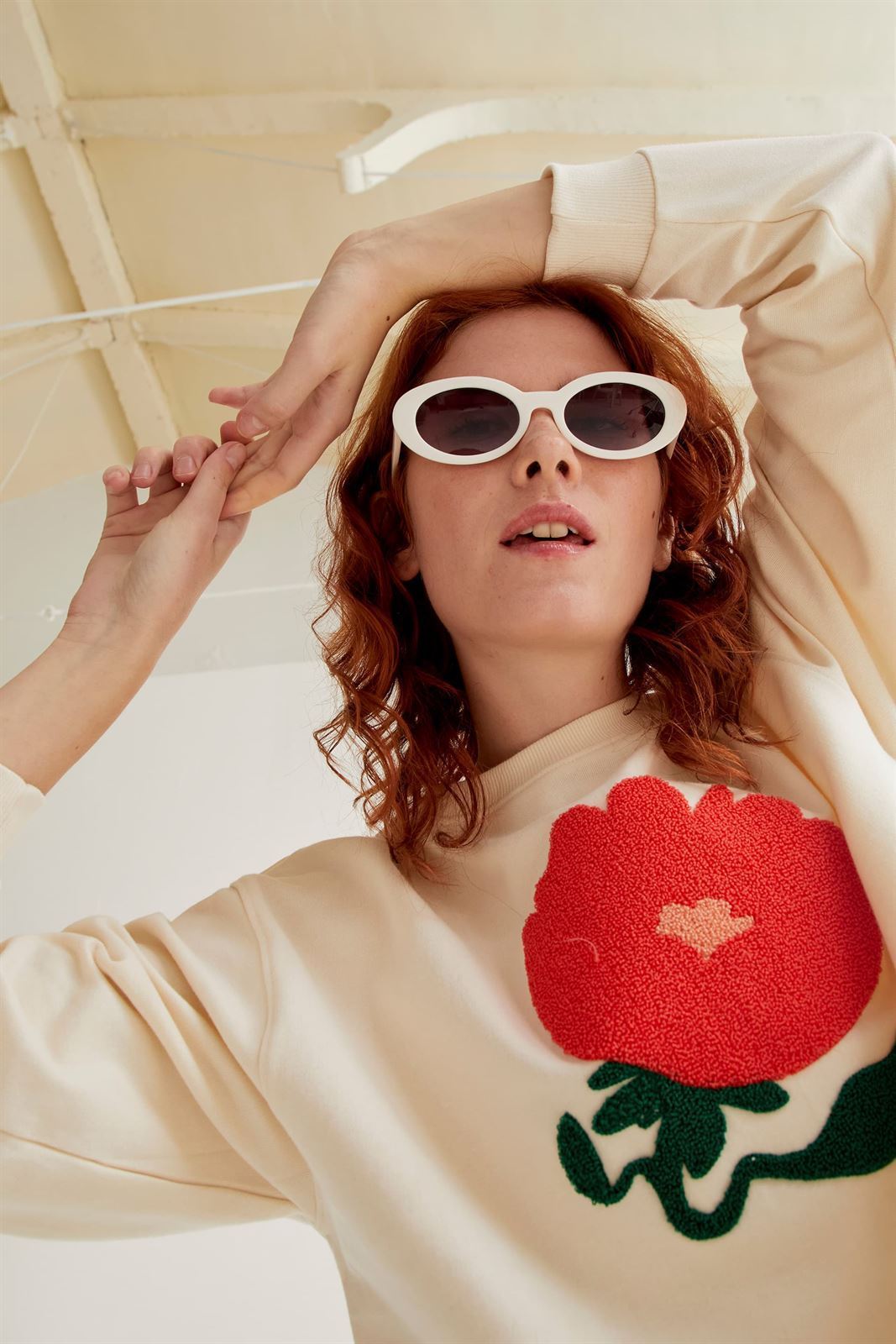 Compañía Fantástica_ Sudadera print flor - Imagen 5