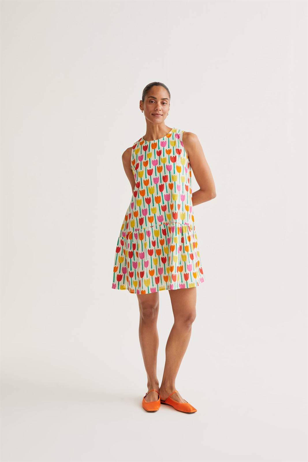 Compañía Fantástica_ Vestido corto estampado tulipanes - Imagen 4