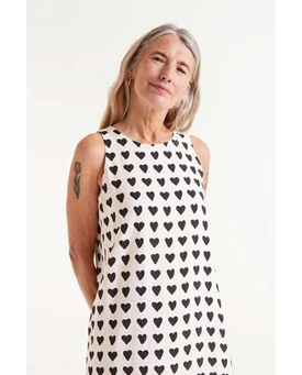 Compañía Fantástica_ Vestido largo con estampado de corazones - Imagen 2
