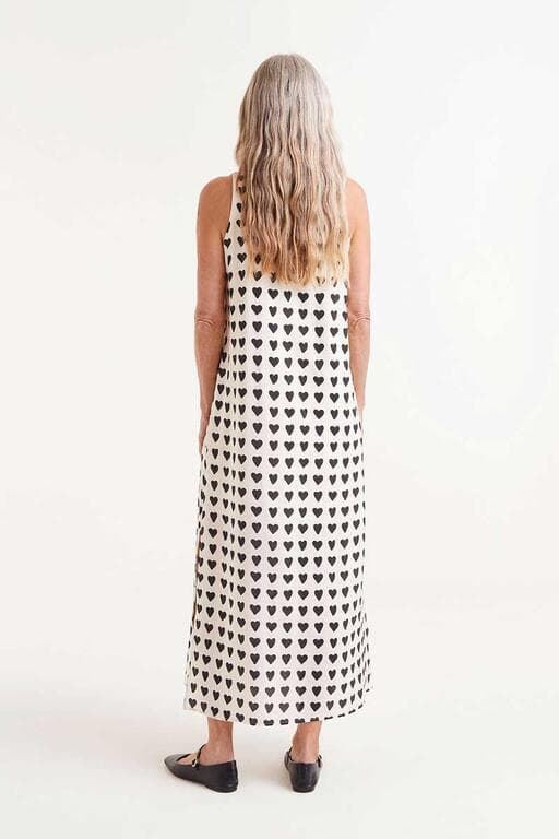 Compañía Fantástica_ Vestido largo con estampado de corazones - Imagen 3