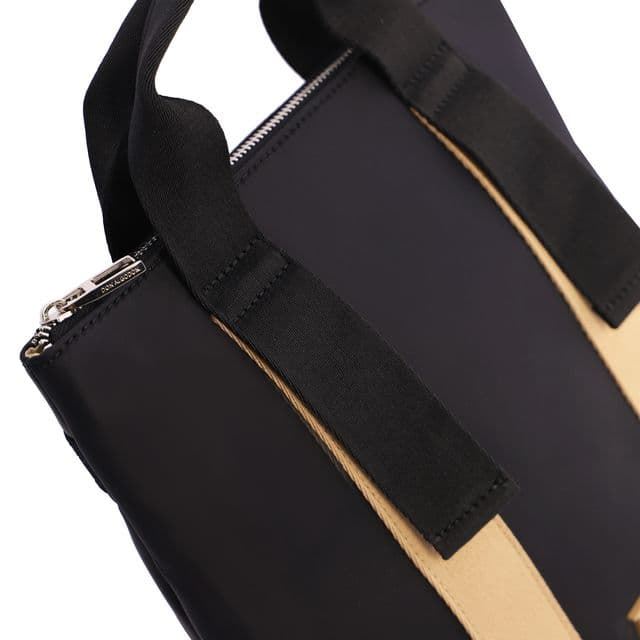 Don Algodón_ Mochila negra con detalles en beige - Imagen 7