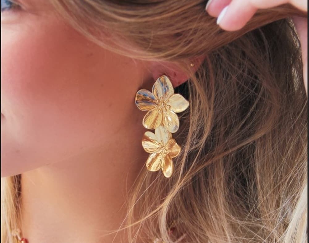 Pendientes de acero inoxidable con dos flores en dorado - Imagen 3