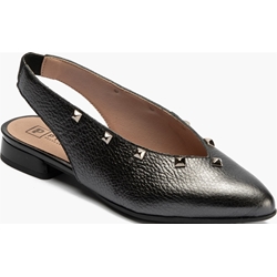 Pitillos_ Zapato destalonado negro tachuelas - Imagen 1