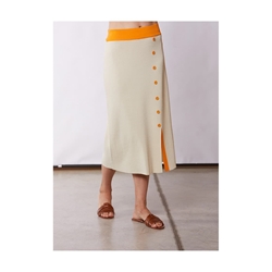 Scorzzo_ Falda beige detalles botones - Imagen 1