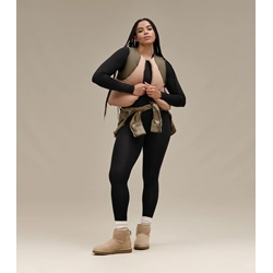 UGG_ Bota w classic Mini II SAN - Imagen 2