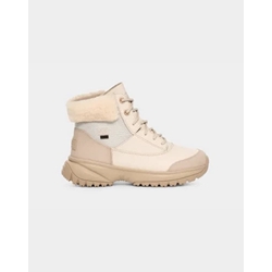 UGG_ Botas Yose Fluff V2 - Imagen 1