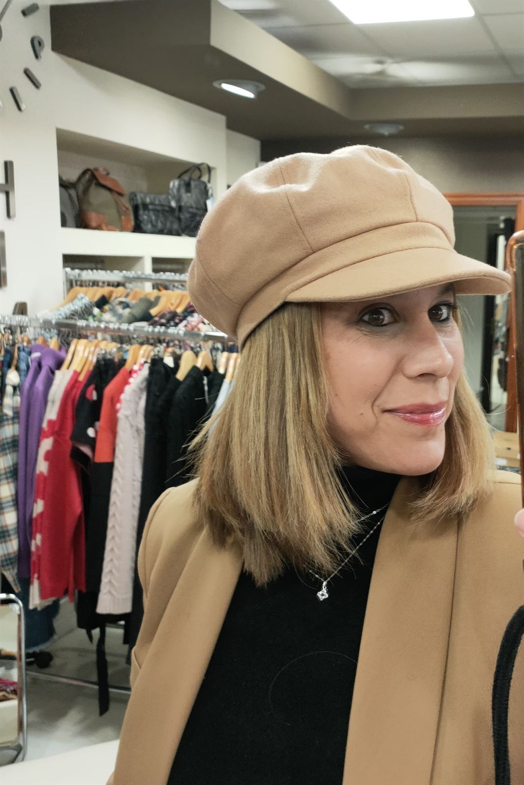 Visera en negro y camel - Imagen 1