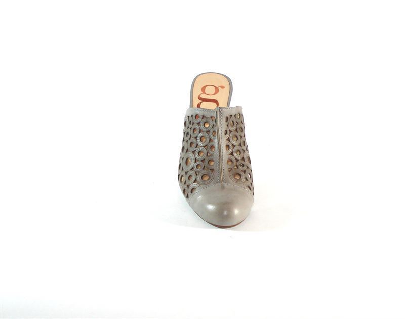 Zueco tacón calado gris, Gadea - Imagen 3